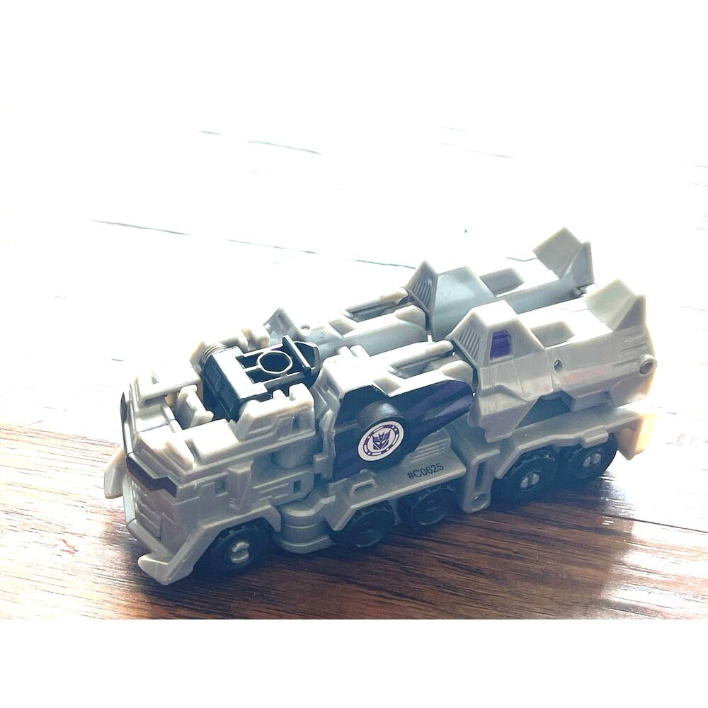 Transformer truck into robot